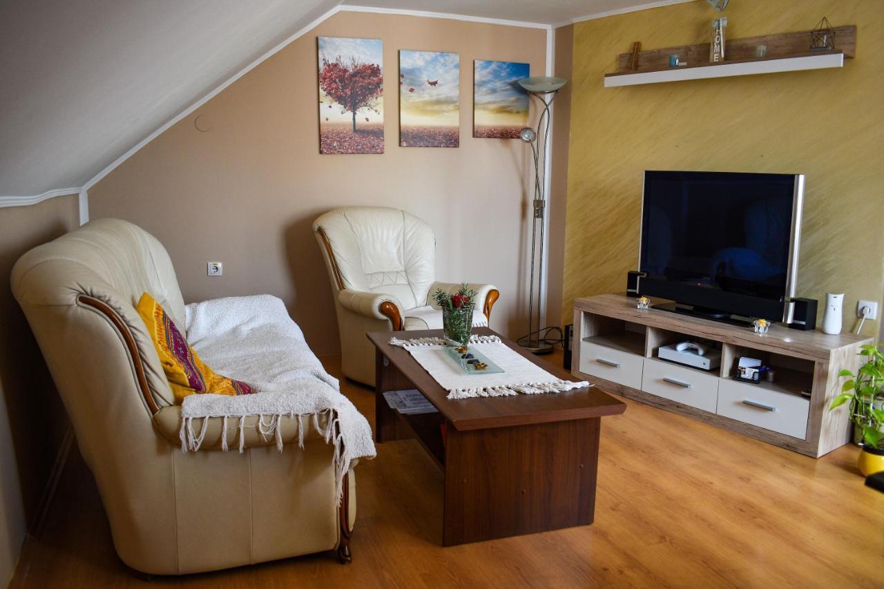 Golden Bis, Apartment