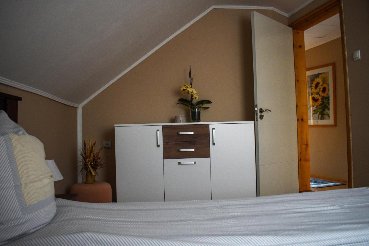 Golden Bis, Apartment